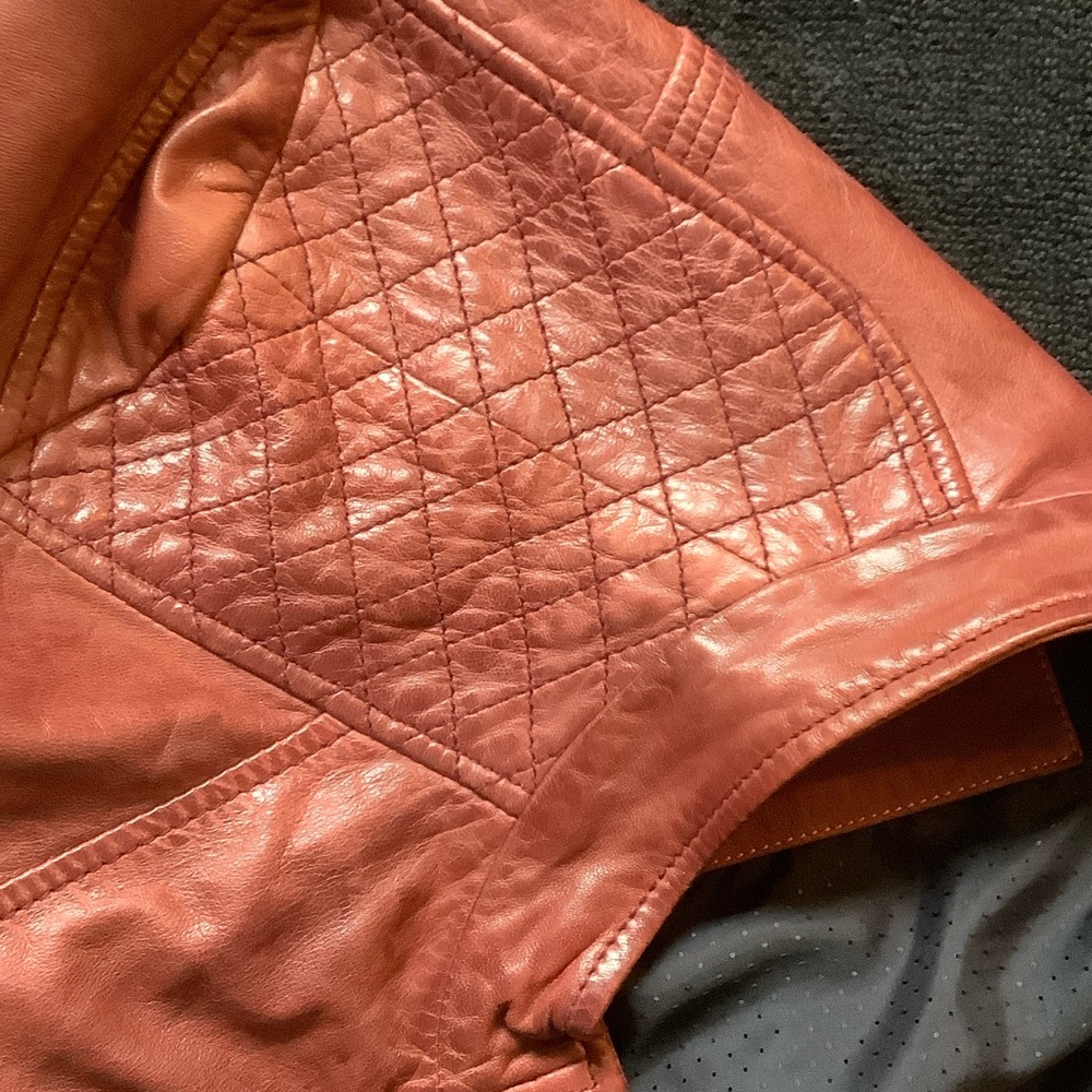 Hugo Boss - Picture 5 of 10